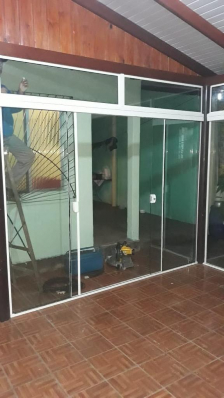 Empresa Que Faz Fechamento de Varanda com Vidro São Leopoldo - Fechamento de áreas Externas com Vidro