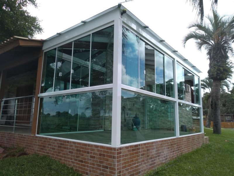 Fechamento de áreas Externas com Vidro Preço Guajuviras - Fechamento de Sacadas com Vidro Retrátil